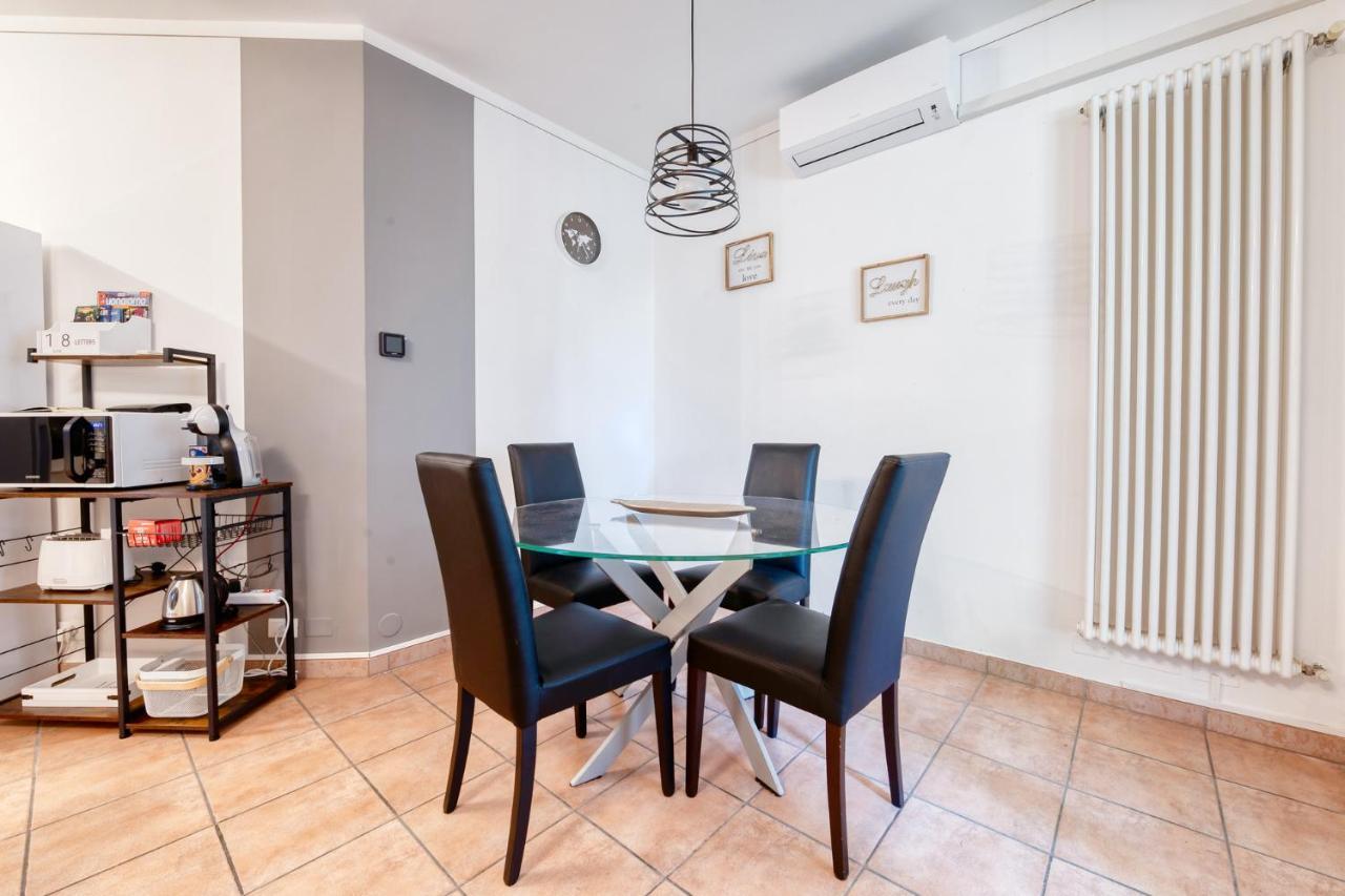 Wolf House - Peschiera Holiday - Jacuzzi Privata Πεσκιέρα ντελ Γκάρντα Εξωτερικό φωτογραφία