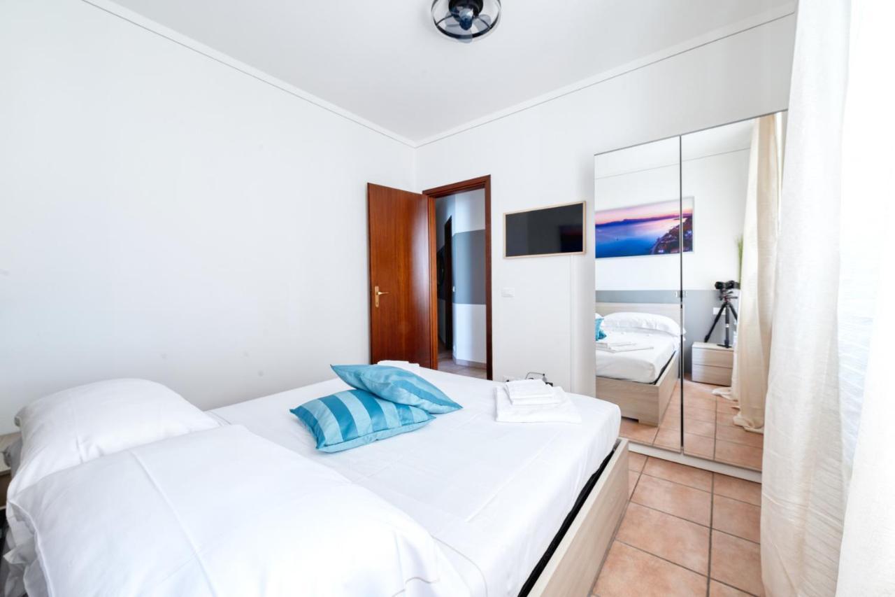 Wolf House - Peschiera Holiday - Jacuzzi Privata Πεσκιέρα ντελ Γκάρντα Εξωτερικό φωτογραφία