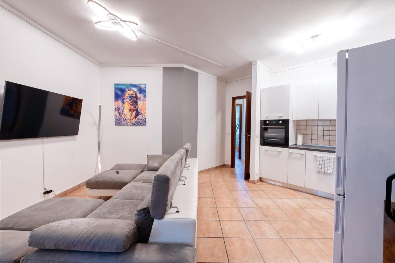 Wolf House - Peschiera Holiday - Jacuzzi Privata Πεσκιέρα ντελ Γκάρντα Εξωτερικό φωτογραφία