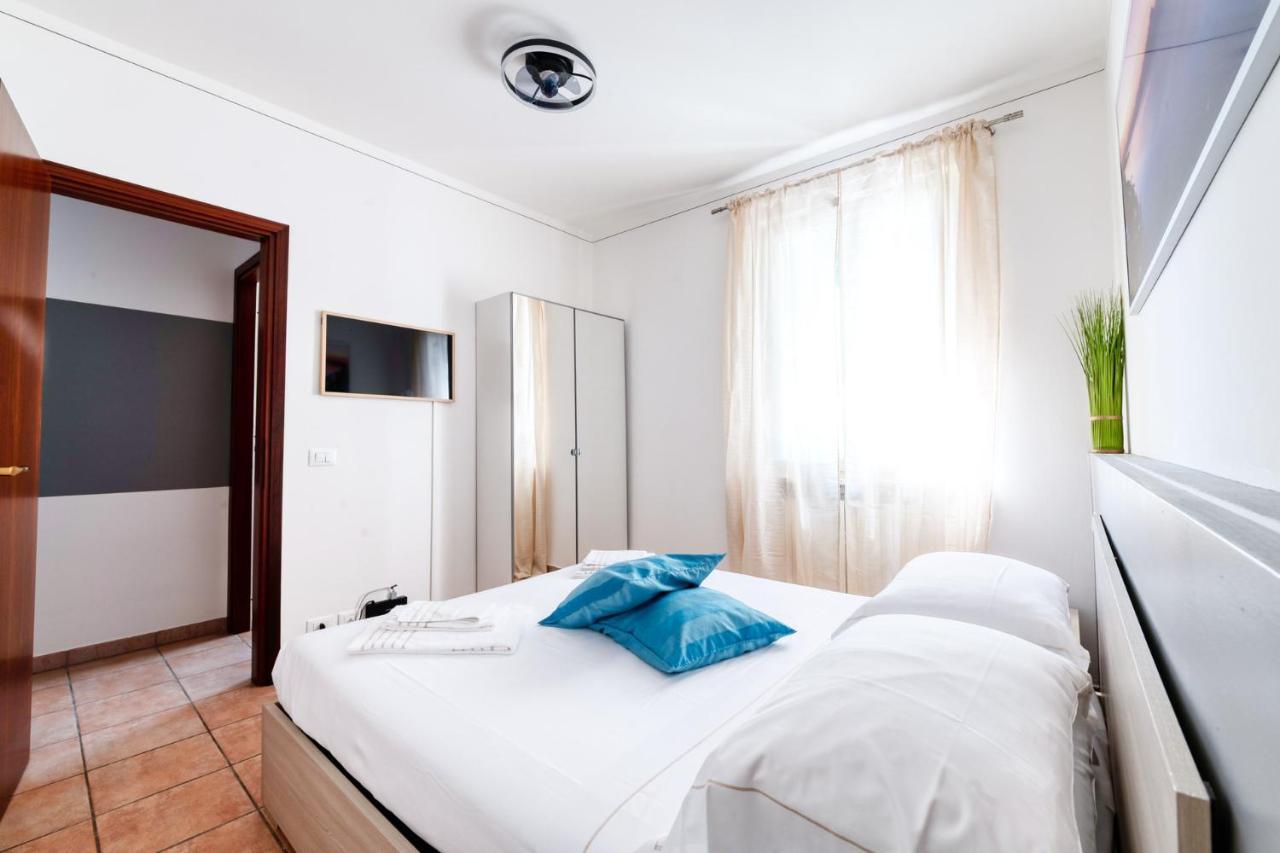 Wolf House - Peschiera Holiday - Jacuzzi Privata Πεσκιέρα ντελ Γκάρντα Εξωτερικό φωτογραφία